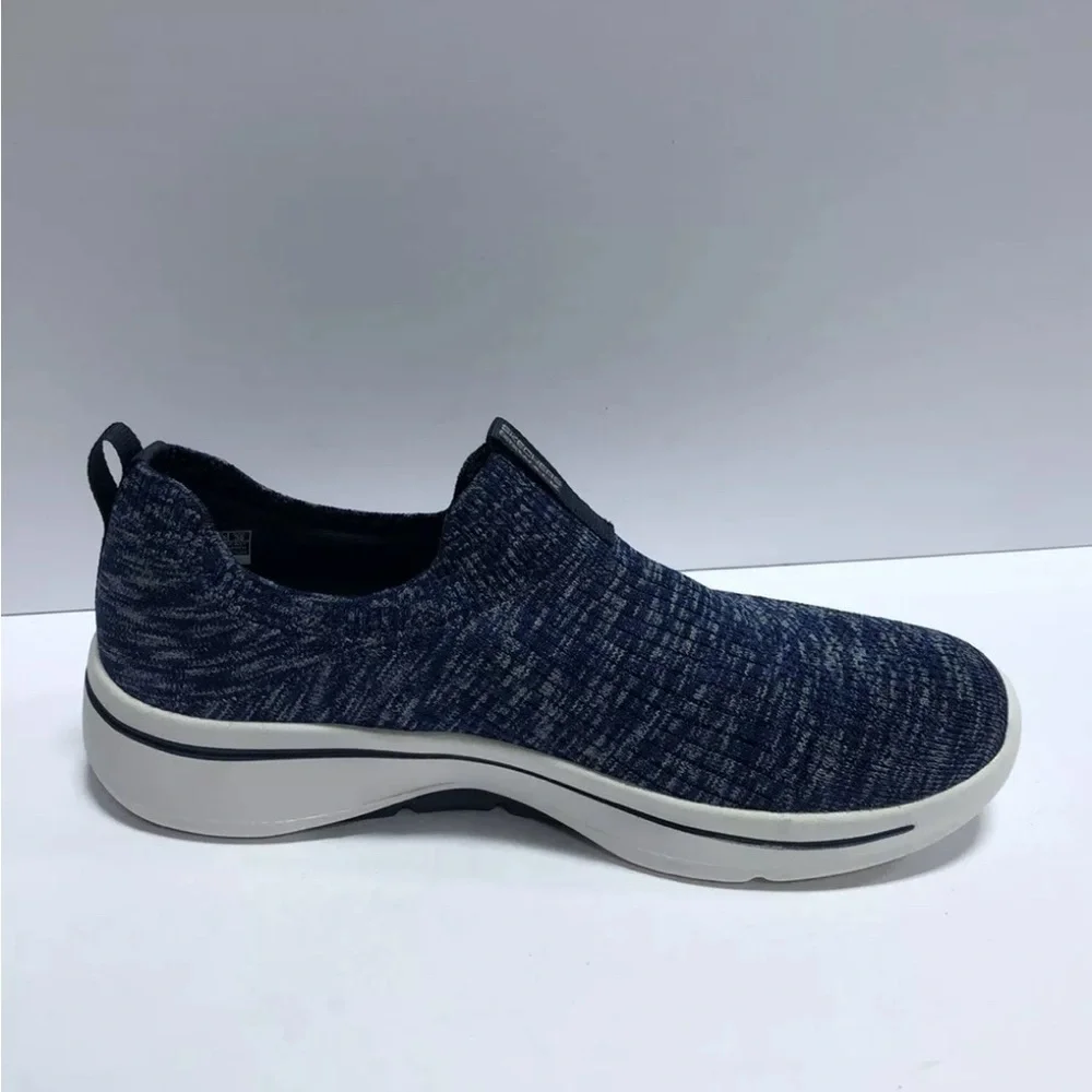 Skechers Womens Go Walk Arch Fit Sneaker Blue 8.5 M